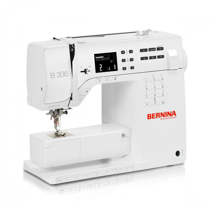 BERNINA 335 : Machine à coudre